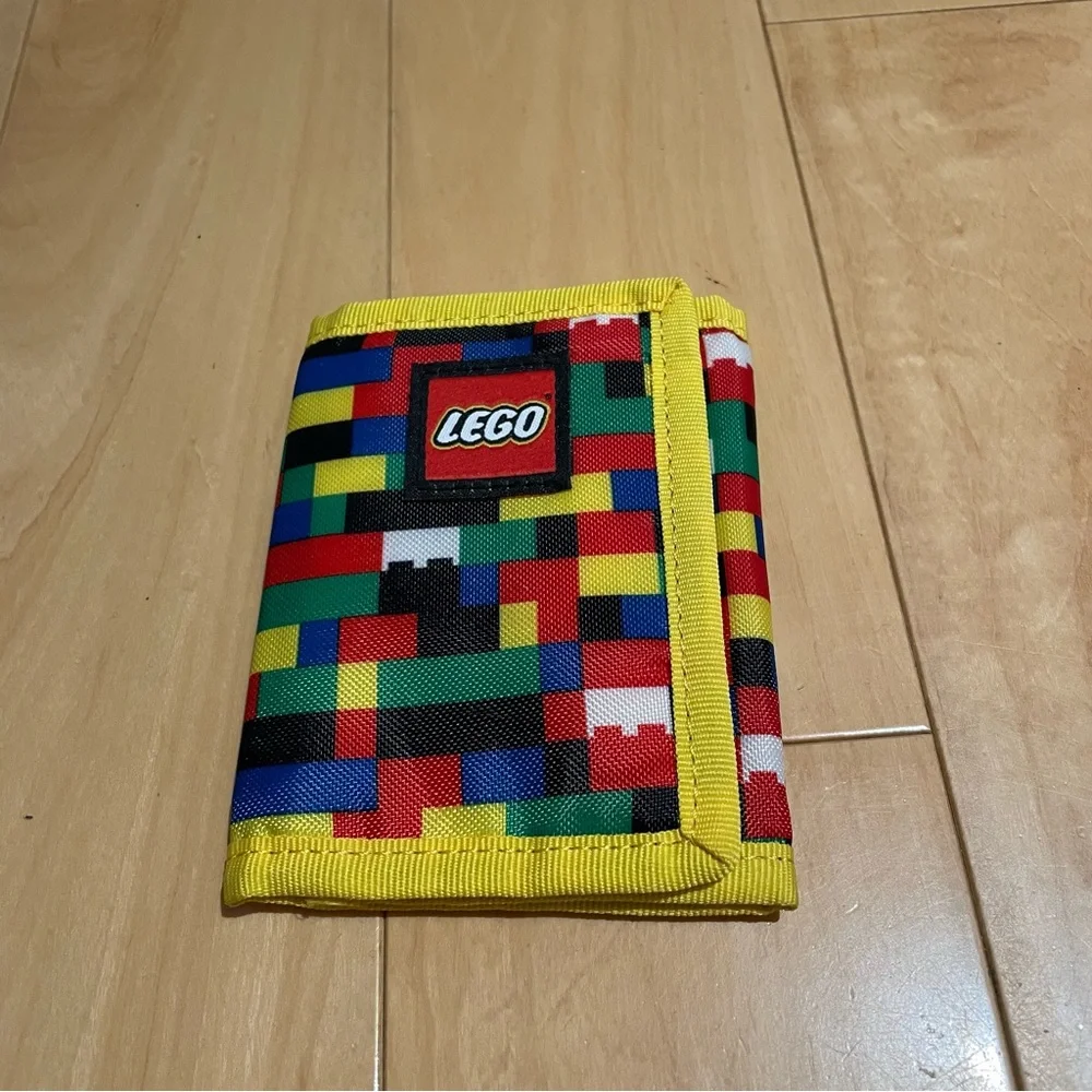 Lego brick wallet